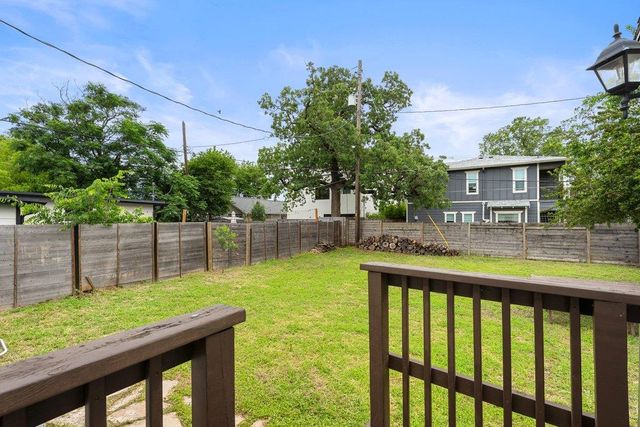 1909 College ROW, Austin, TX 78702