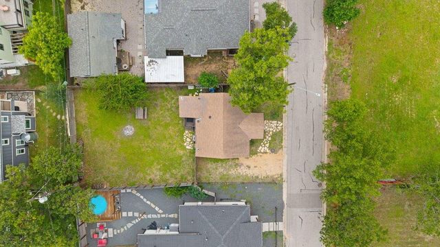 1909 College ROW, Austin, TX 78702