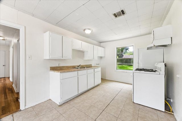 4322 Groton Drive, Houston, TX 77047