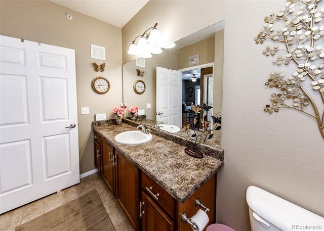 2682 S Cathay Way 301, Aurora, CO 80013
