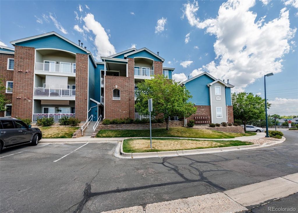 2682 S Cathay Way 301, Aurora, CO 80013