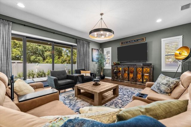 3804 N DARWIN AVENUE, Tampa, FL 33603