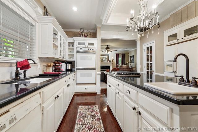 1110 N Renaissance Drive, Sand Springs, OK 74063