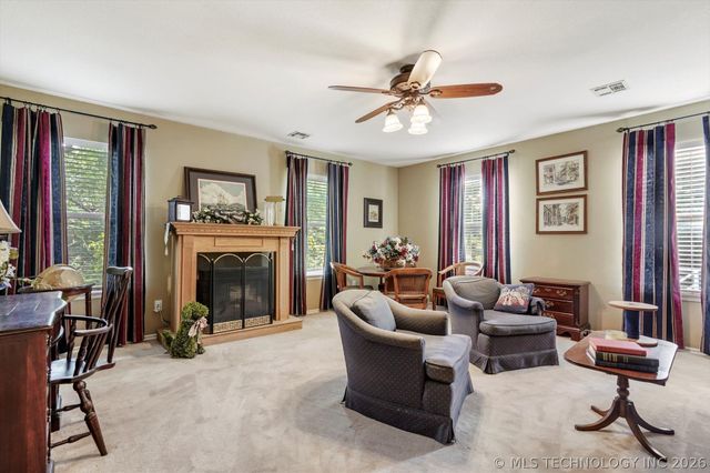 1110 N Renaissance Drive, Sand Springs, OK 74063