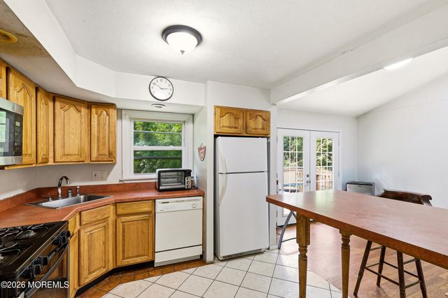 37 Raymond Avenue, Toms River, NJ 08755