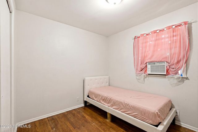 37 Raymond Avenue, Toms River, NJ 08755