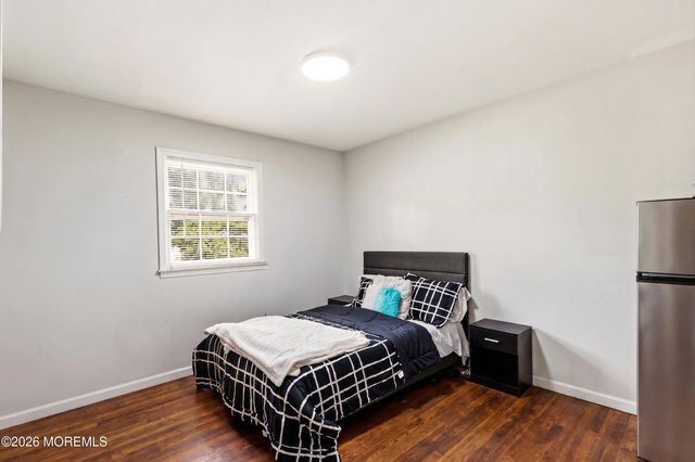37 Raymond Avenue, Toms River, NJ 08755
