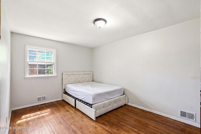 37 Raymond Avenue, Toms River, NJ 08755