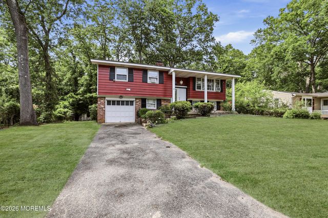 37 Raymond Avenue, Toms River, NJ 08755