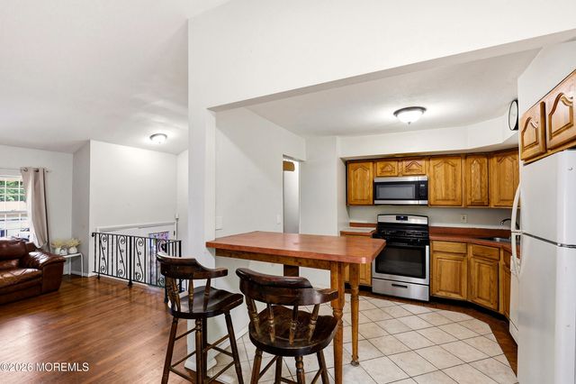 37 Raymond Avenue, Toms River, NJ 08755