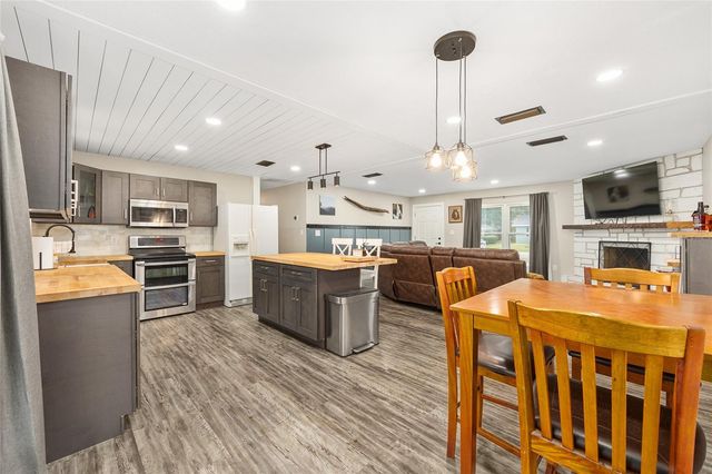 903 NE 17TH COURT, Ocala, FL 34470