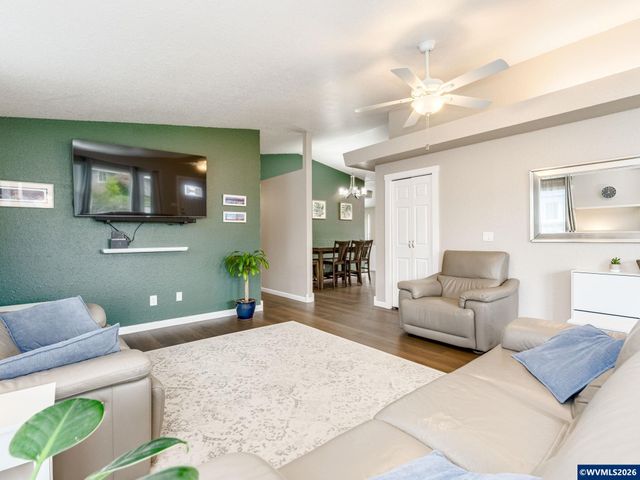 3221 SE Hathaway Dr, Corvallis, OR 97333