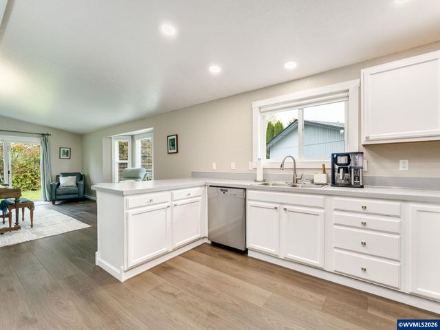 3221 SE Hathaway Dr, Corvallis, OR 97333