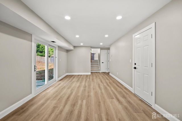 41 Oakwood Drive, Sayreville, NJ 08859