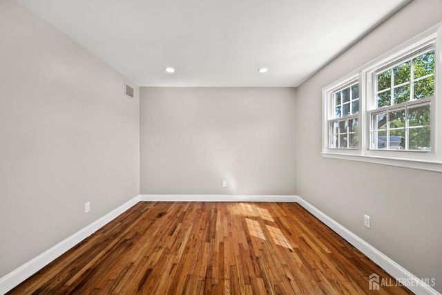 41 Oakwood Drive, Sayreville, NJ 08859