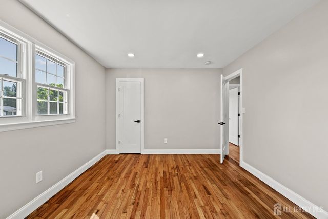 41 Oakwood Drive, Sayreville, NJ 08859