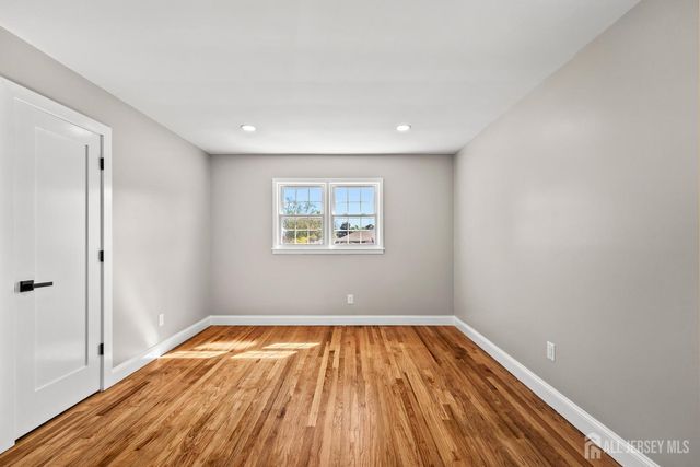 41 Oakwood Drive, Sayreville, NJ 08859