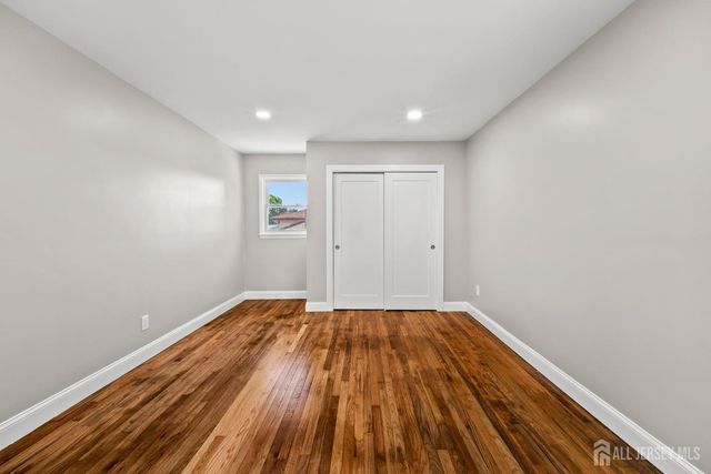41 Oakwood Drive, Sayreville, NJ 08859