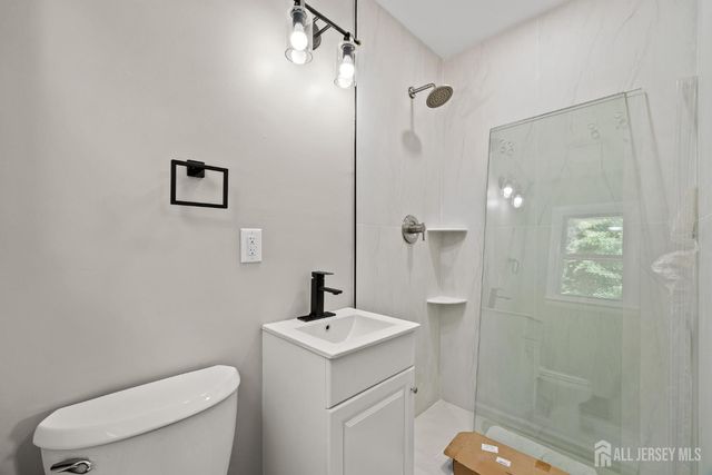 41 Oakwood Drive, Sayreville, NJ 08859