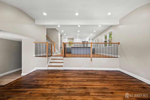 41 Oakwood Drive, Sayreville, NJ 08859