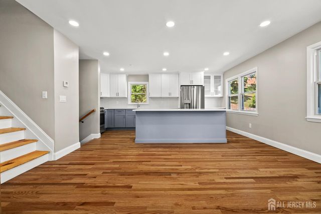 41 Oakwood Drive, Sayreville, NJ 08859