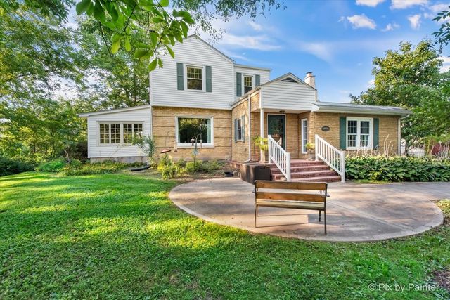 24400 N Kelsey Road, Lake Barrington, IL 60010