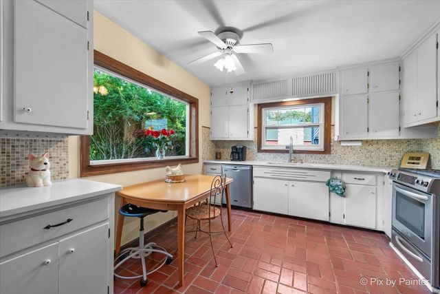 24400 N Kelsey Road, Lake Barrington, IL 60010