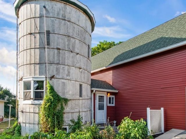 24400 N Kelsey Road, Lake Barrington, IL 60010