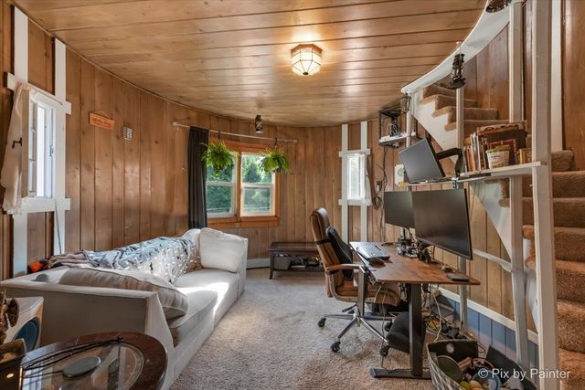 24400 N Kelsey Road, Lake Barrington, IL 60010