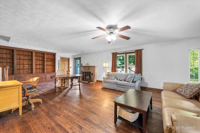 24400 N Kelsey Road, Lake Barrington, IL 60010