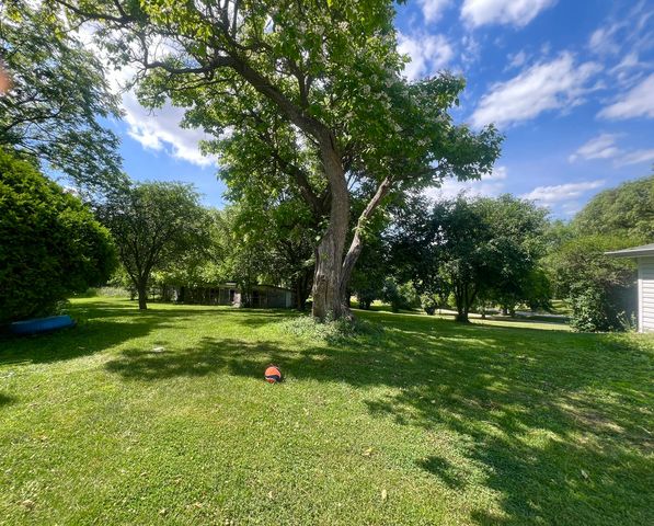 24400 N Kelsey Road, Lake Barrington, IL 60010