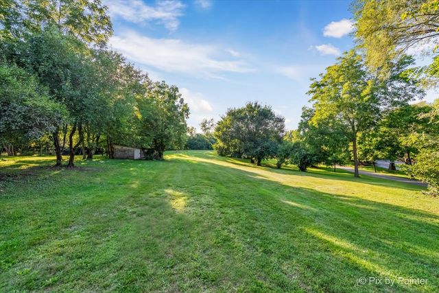 24400 N Kelsey Road, Lake Barrington, IL 60010