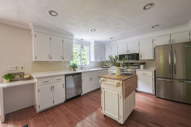 45 Neck Hill Road, Mendon, MA 01756