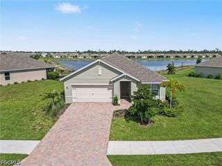 20313 Camino Torcido LOOP, North Fort Myers, FL 33917