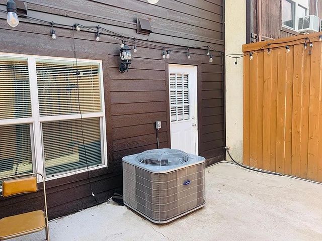 240 Rolling Hills Place, Lancaster, TX 75146