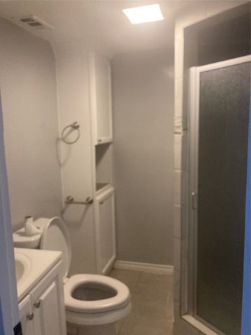 240 Rolling Hills Place, Lancaster, TX 75146