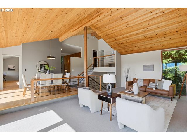 7024 Sw CANYON Dr, Portland, OR 97225