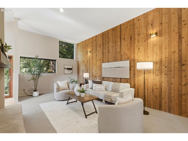 7024 Sw CANYON Dr, Portland, OR 97225
