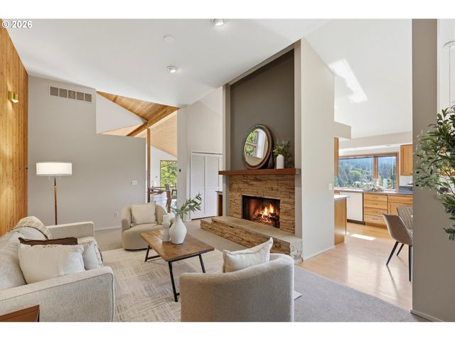 7024 Sw CANYON Dr, Portland, OR 97225