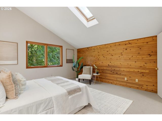 7024 Sw CANYON Dr, Portland, OR 97225