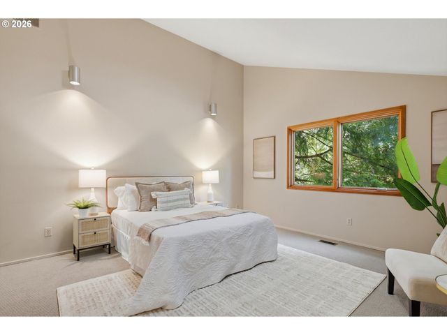7024 Sw CANYON Dr, Portland, OR 97225
