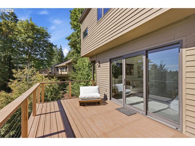 7024 Sw CANYON Dr, Portland, OR 97225