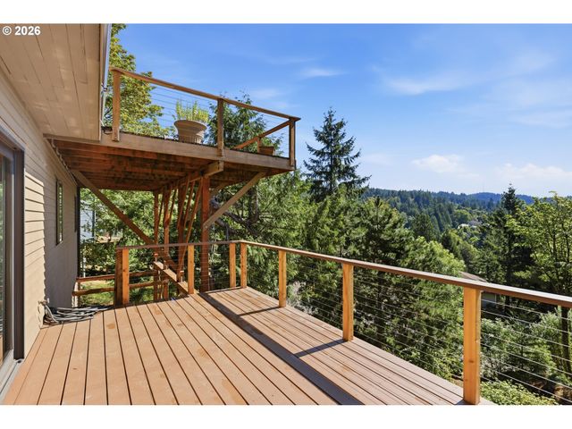 7024 Sw CANYON Dr, Portland, OR 97225