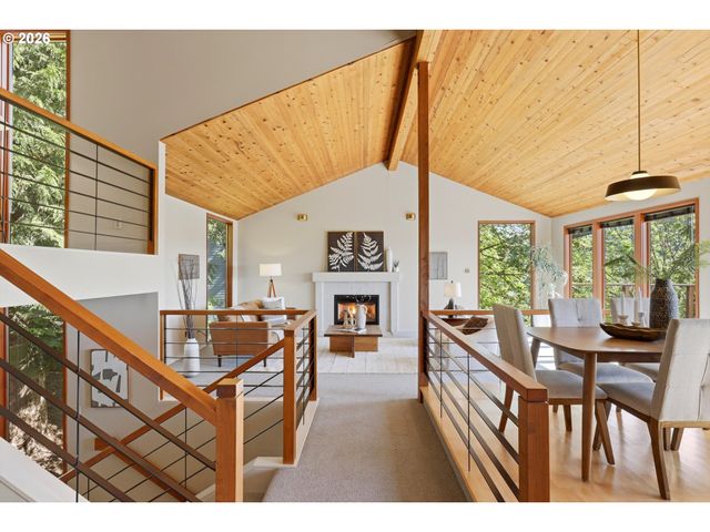 7024 Sw CANYON Dr, Portland, OR 97225