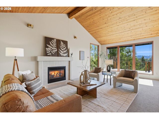7024 Sw CANYON Dr, Portland, OR 97225