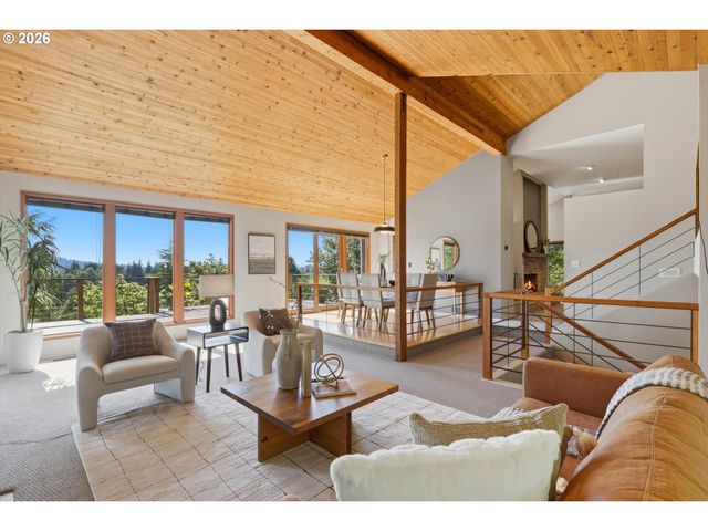 7024 Sw CANYON Dr, Portland, OR 97225