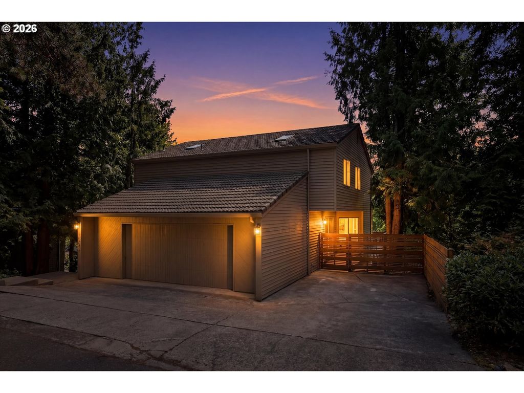 7024 Sw CANYON Dr, Portland, OR 97225