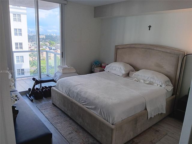 5085 NW 7th St 1412, Miami, FL 33126