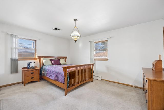 942 Sherwood Road, La Grange Park, IL 60526