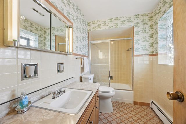 942 Sherwood Road, La Grange Park, IL 60526